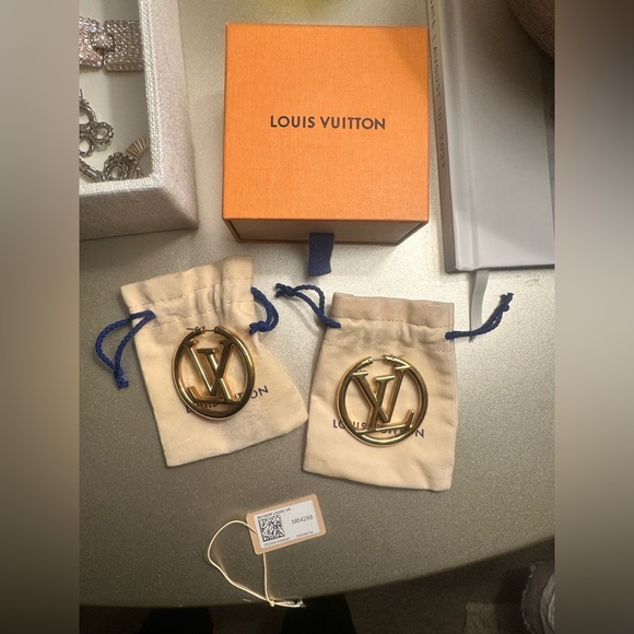 Louis Vuitton Louise Hoop GM Earrings - Picture 8 of 8